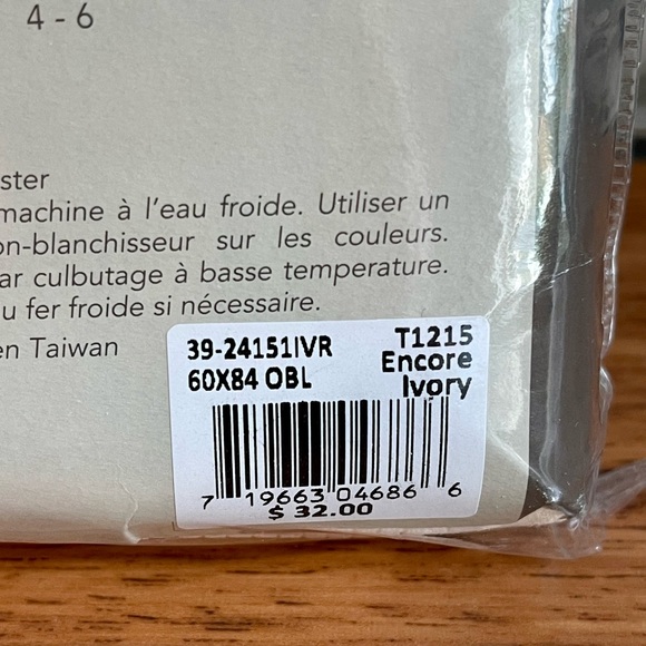 Encore Microfiber Spill Proof Tablecloth ~ Ivory ~ New In Package - Picture 8 of 9